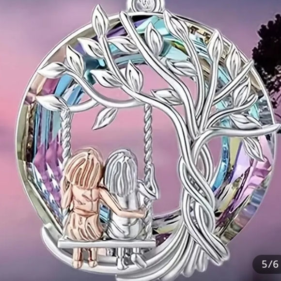 Sisters Tree of Life necklace - Picture 4 of 5